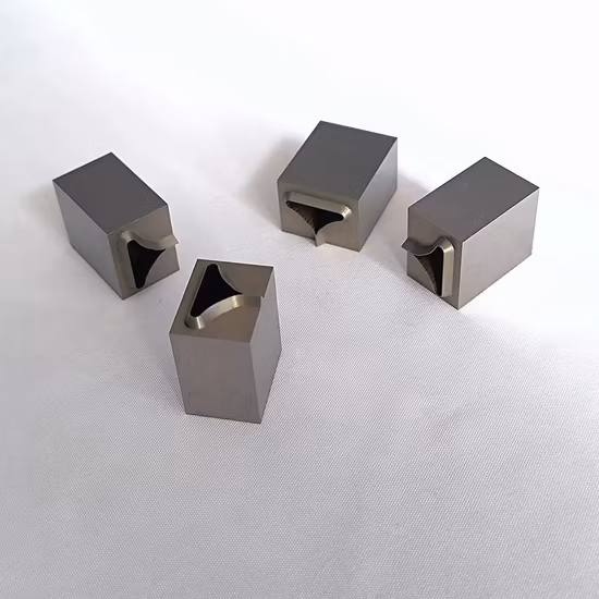 직물 절단 기계를 위한 직업적인 공장 주문을 받아서 만들어진 잎 절단 거품 갯솜 밴드 칼 밴드 칼